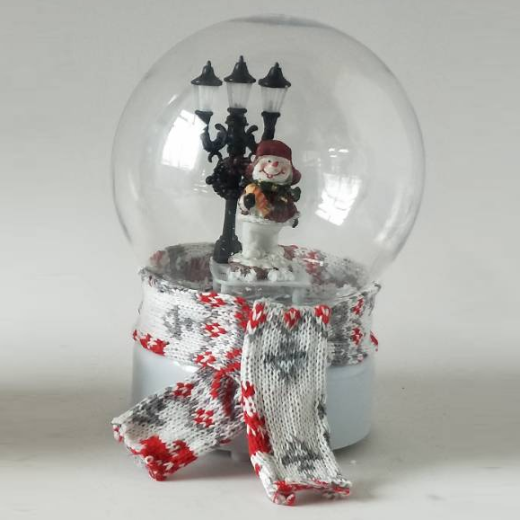 8In Christmas musical snowing globe - Buy musical globe Product on
